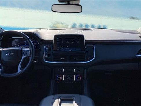 Used 2023 Chevrolet Suburban RST w/ Luxury Package image 15