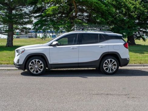 Used 2019 GMC Terrain SLT w/ Preferred Package image 3