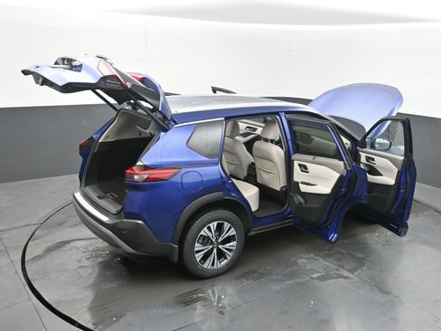 Used 2021 Nissan Rogue SV w/ Premium Package image 38