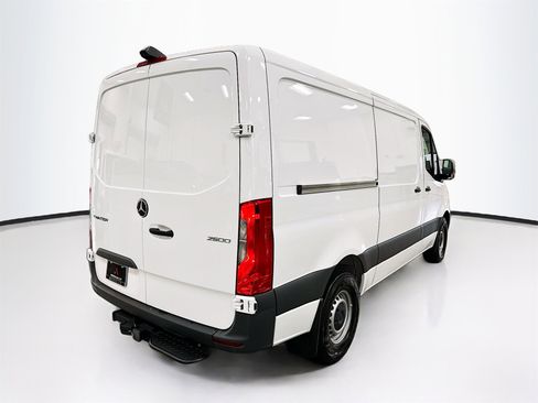Used 2025 Mercedes-Benz Sprinter 2500 image 7