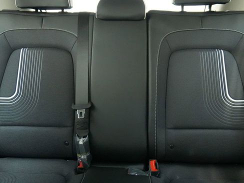 New 2025 Hyundai Venue Limited image 22