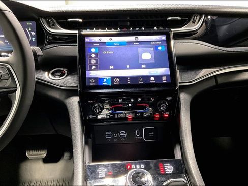 Used 2024 Jeep Grand Cherokee Trailhawk image 8