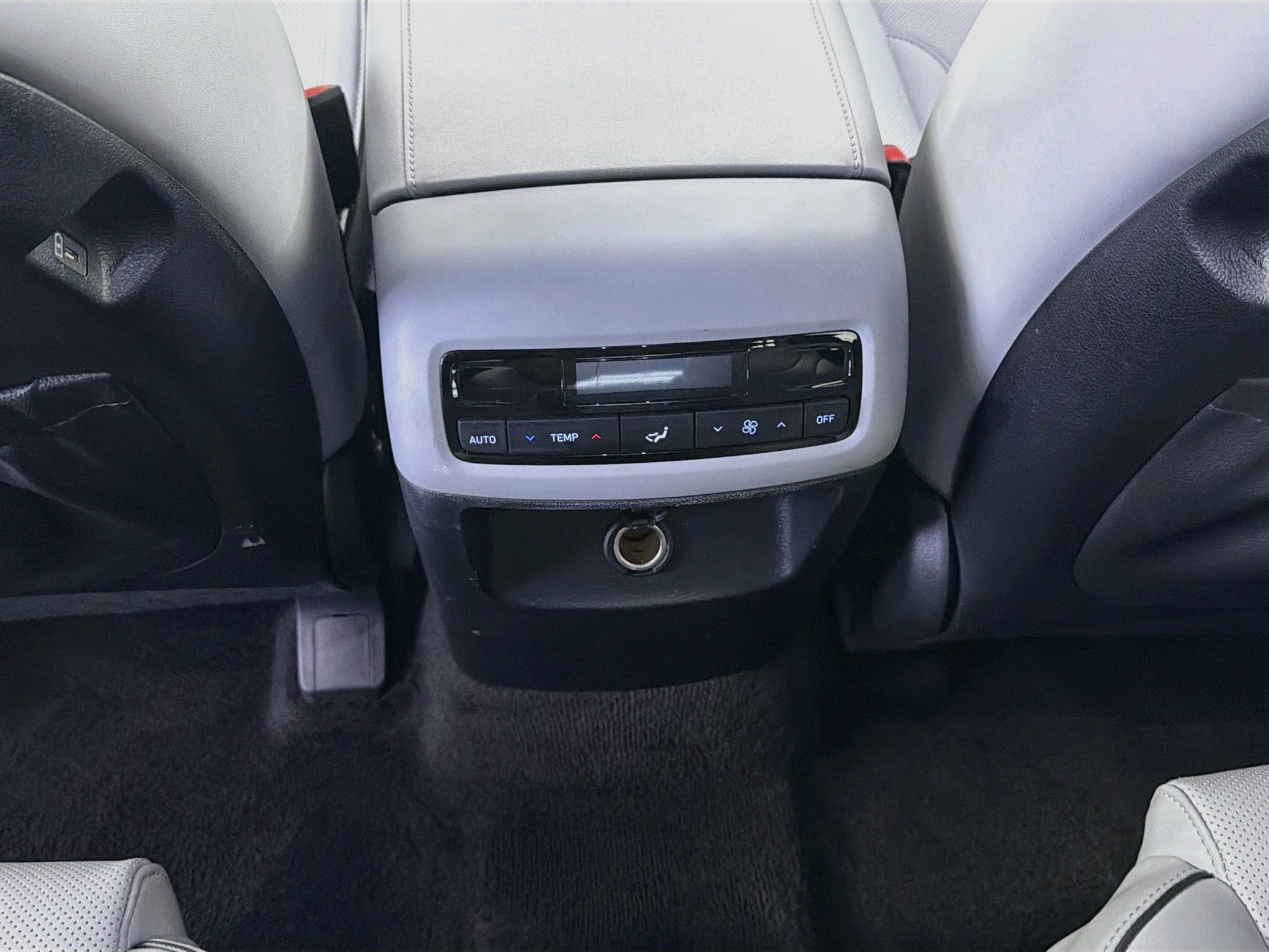 Used 2025 Hyundai Palisade SEL FWD image 28