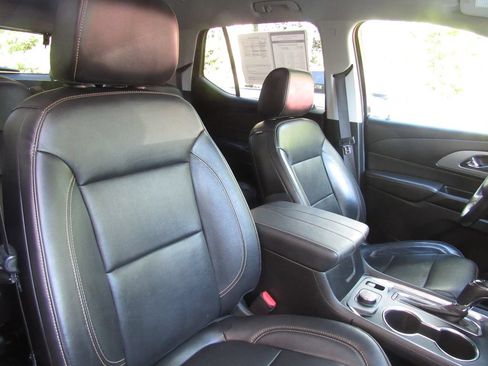 Used 2020 Chevrolet Traverse RS AWD/4WD image 21