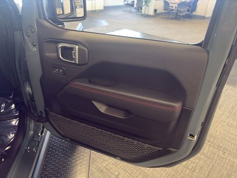 Used 2026 Jeep Wrangler Rubicon image 20