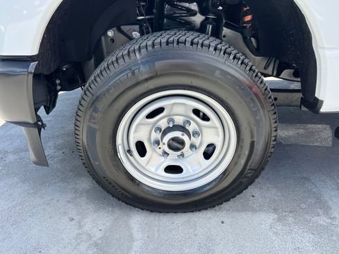 New 2026 Ford F250 XL w/ FX4 Off-Road Package AWD/4WD image 4