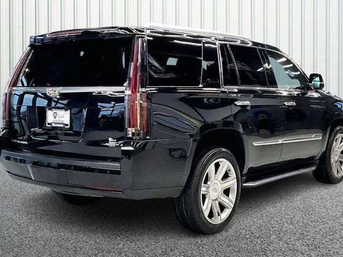 Used 2016 Cadillac Escalade Luxury image 6