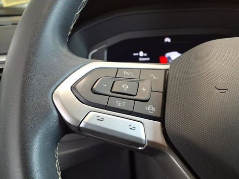 Used 2023 Volkswagen Atlas SE AWD/4WD image 16