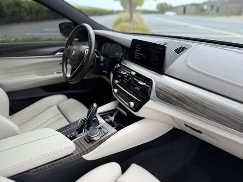 Used 2018 BMW 640i Gran Turismo xDrive w/ M Sport Package AWD/4WD image 23