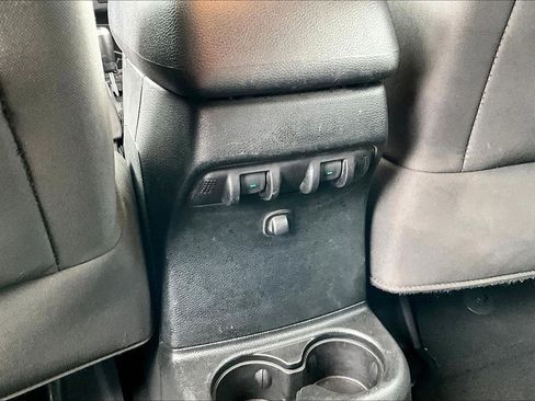 Used 2018 Jeep Wrangler Unlimited Sport S AWD/4WD image 10