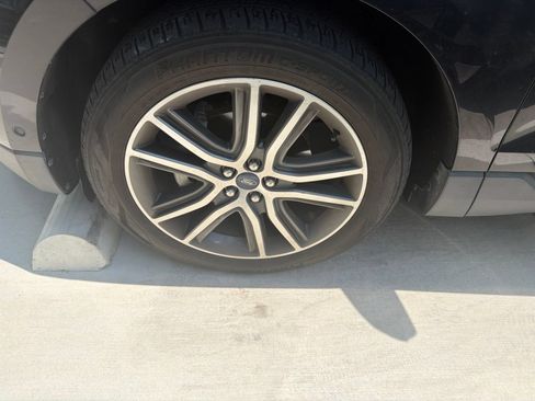 Used 2020 Ford Edge Titanium w/ Equipment Group 301A FWD image 10