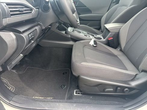 Used 2025 Subaru Crosstrek 2.0i Premium image 24