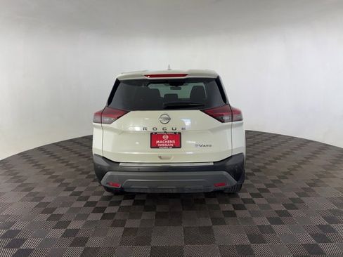 Certified 2023 Nissan Rogue SV image 4