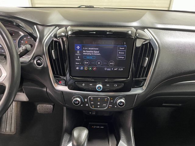 Used 2023 Chevrolet Traverse RS AWD/4WD image 16
