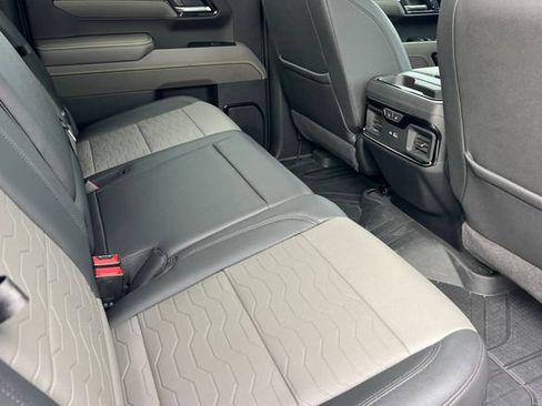 Used 2023 Chevrolet Silverado 1500 ZR2 w/ Technology Package AWD/4WD image 18