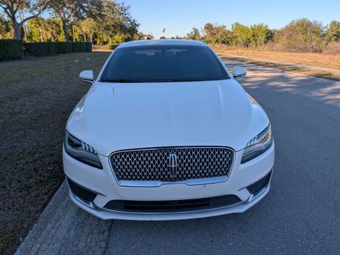 Used 2018 Lincoln MKZ Premiere image 3