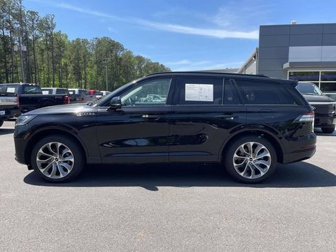 Used 2025 Lincoln Aviator AWD w/ Jet Appearance Package image 27