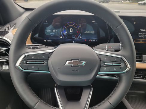 New 2026 Chevrolet Equinox ACTIV w/ Convenience Package III FWD image 14