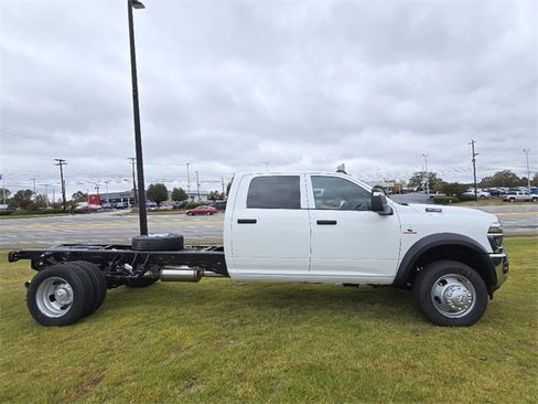 New 2026 RAM 4500 Tradesman w/ Chrome Appearance Group image 2