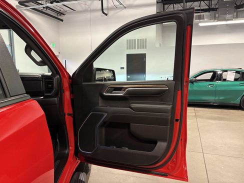 Used 2022 Chevrolet Silverado 1500 LT AWD/4WD image 50