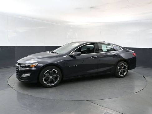 Used 2023 Chevrolet Malibu LT FWD image 2