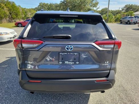 Used 2019 Toyota RAV4 LE image 11