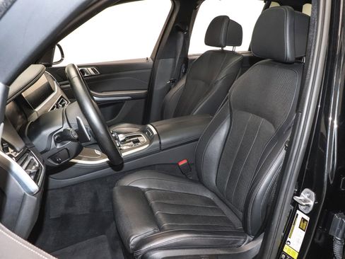 Used 2022 BMW X5 M50i w/ Executive Package image 23