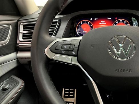 New 2026 Volkswagen Atlas Peak Edition AWD/4WD image 17