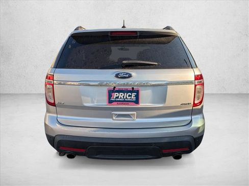 Used 2012 Ford Explorer XLT AWD/4WD image 6