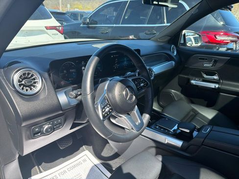 Used 2023 Mercedes-Benz GLB 250 4MATIC image 19