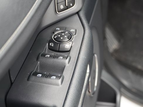 Used 2024 Ford Expedition XLT image 20