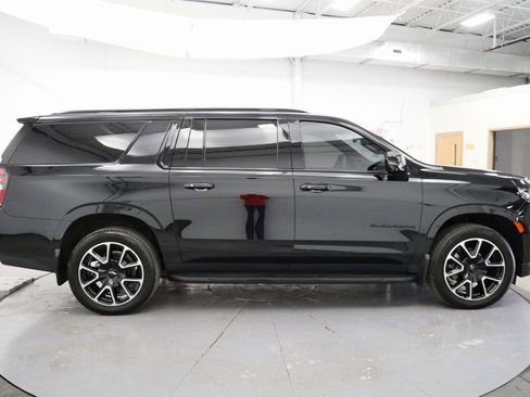 Used 2023 Chevrolet Suburban RST image 8