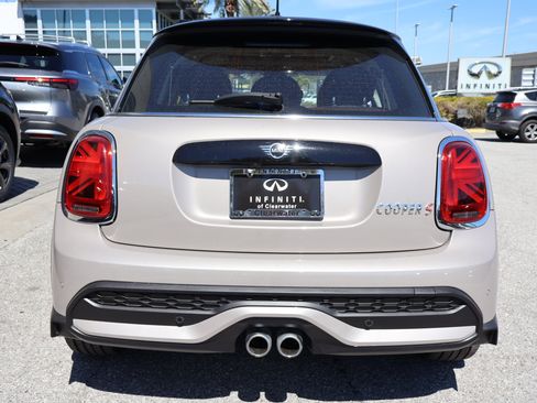 Used 2022 MINI Cooper S w/ Premium Package image 8