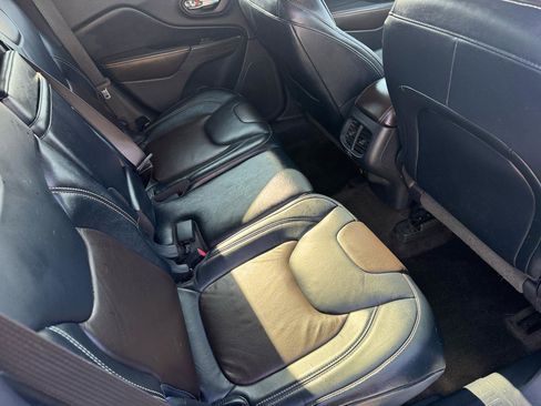 Used 2015 Jeep Cherokee Limited image 18