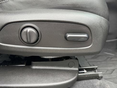 Used 2022 GMC Terrain SLT w/ Infotainment Package II image 38