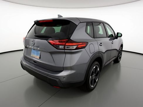 Used 2025 Nissan Rogue SV FWD image 9