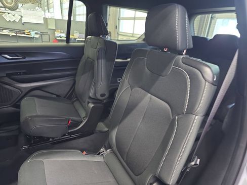 New 2026 Jeep Grand Cherokee L Laredo AWD/4WD image 15