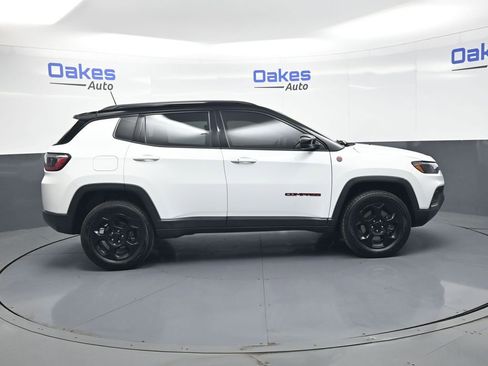 Used 2023 Jeep Compass Trailhawk AWD/4WD image 9