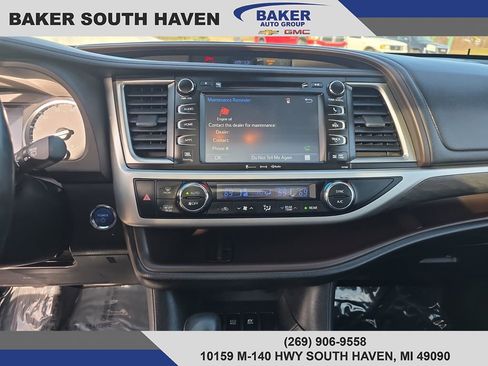 Used 2017 Toyota Highlander Limited Platinum image 21