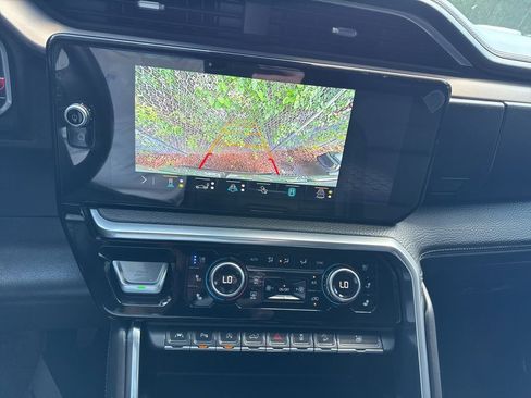 Used 2022 GMC Sierra 1500 Denali AWD/4WD image 11