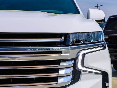 Used 2023 Chevrolet Tahoe High Country AWD/4WD image 6