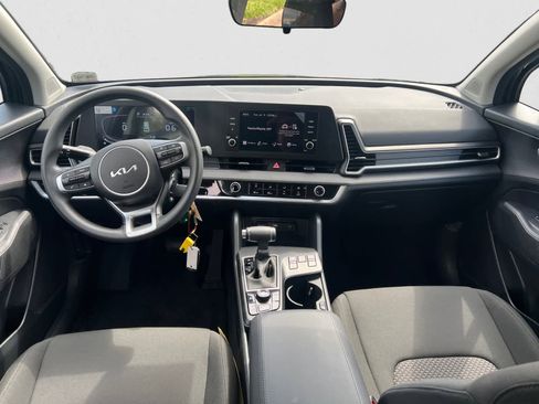 Certified 2025 Kia Sportage LX image 12