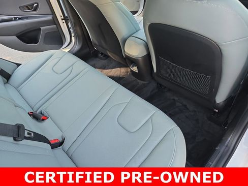 Used 2025 Hyundai Elantra Limited FWD image 12
