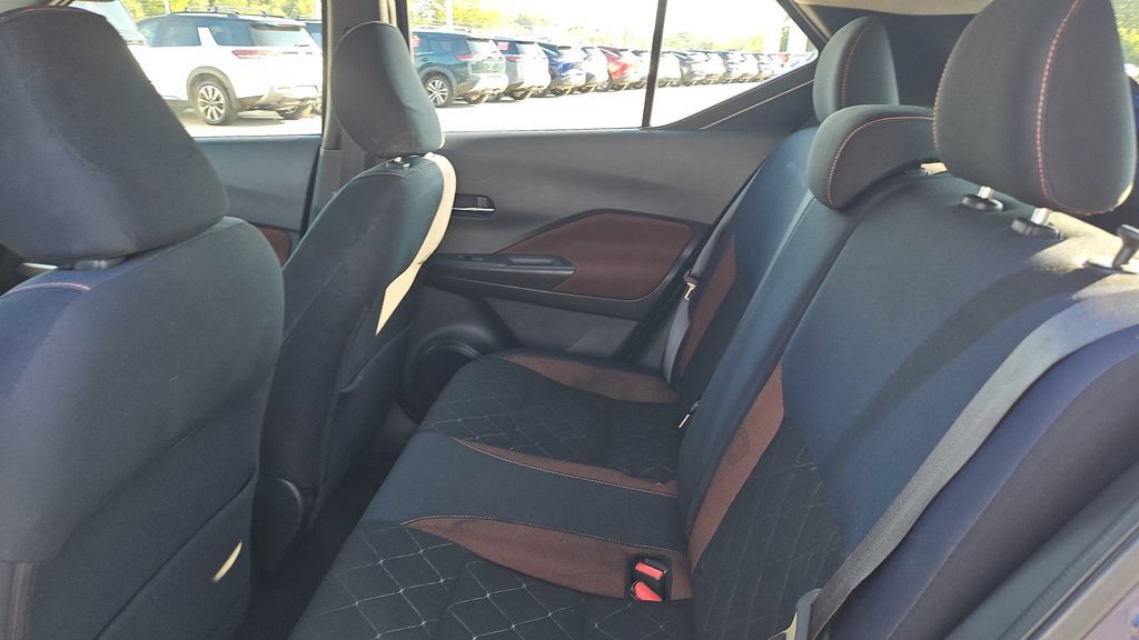 Used 2018 Nissan Kicks SR FWD image 5