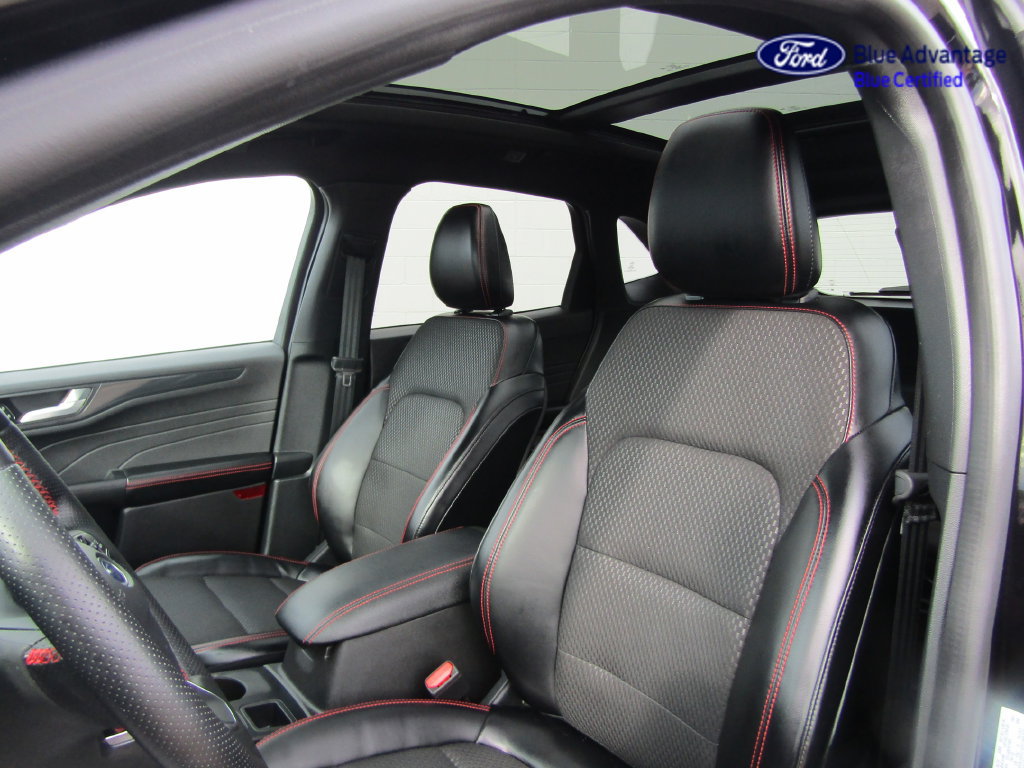 Certified 2024 Ford Escape ST-Line AWD/4WD image 3