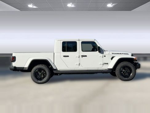 New 2025 Jeep Gladiator Sport image 8