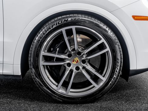 Used 2023 Porsche Cayenne Turbo w/ Premium Package Plus (PI3) image 8