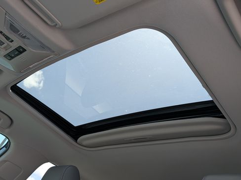 Used 2021 Toyota RAV4 XLE Premium FWD image 23