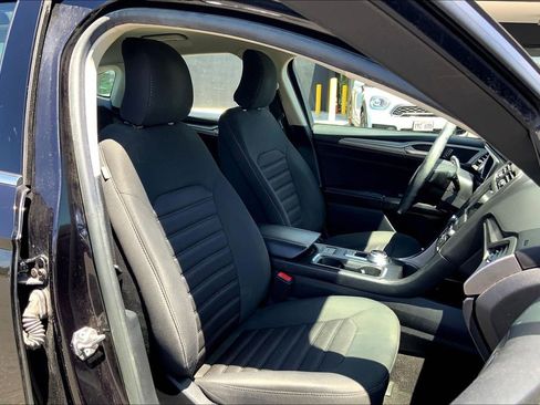 Used 2019 Ford Fusion SE FWD image 7