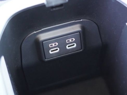 Used 2025 Toyota RAV4 LE AWD/4WD image 38